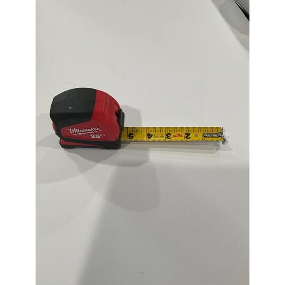 Milwaukee 25 ft Compact Measuring Tape - Red (48-22-6625) - Picture 4 of 4